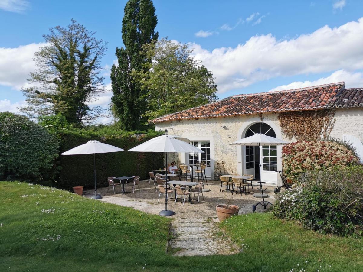 Chateau De La Vallade Saint-Porchaire 外观 照片